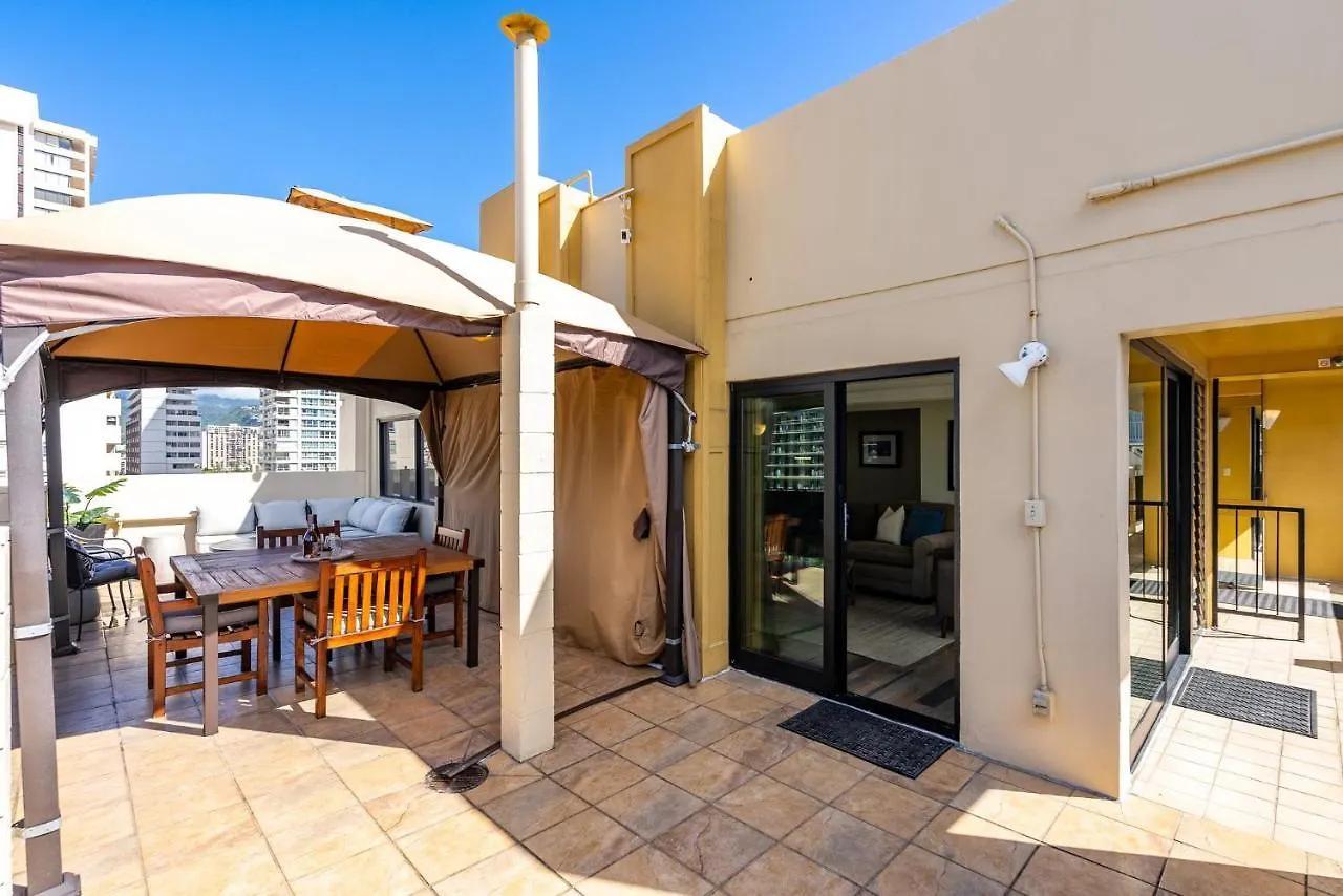 Expansive Lanai W/ Panoramic Views - Walk To Waikiki Beach Apartment Honolulu