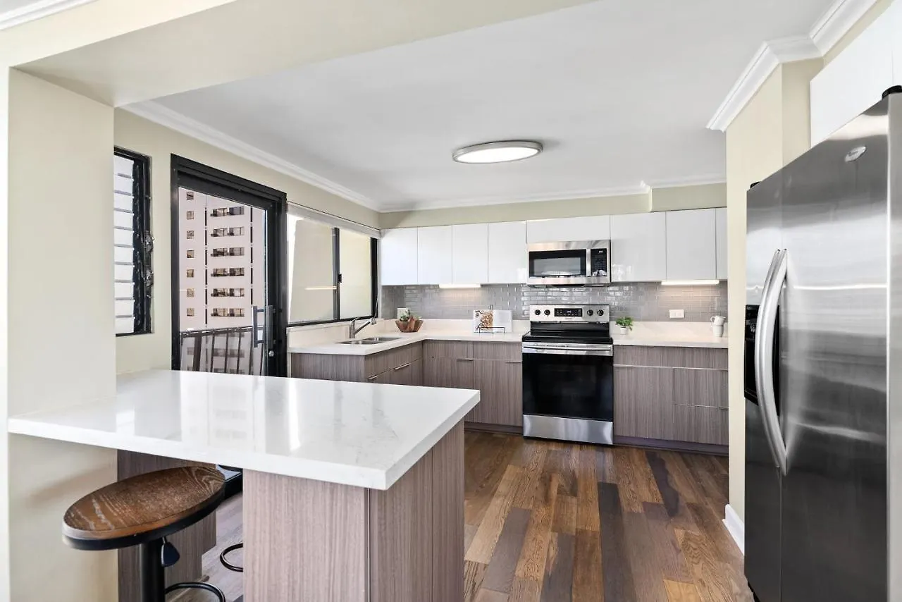 Expansive Lanai W/ Panoramic Views - Walk To Waikiki Beach Apartment Honolulu