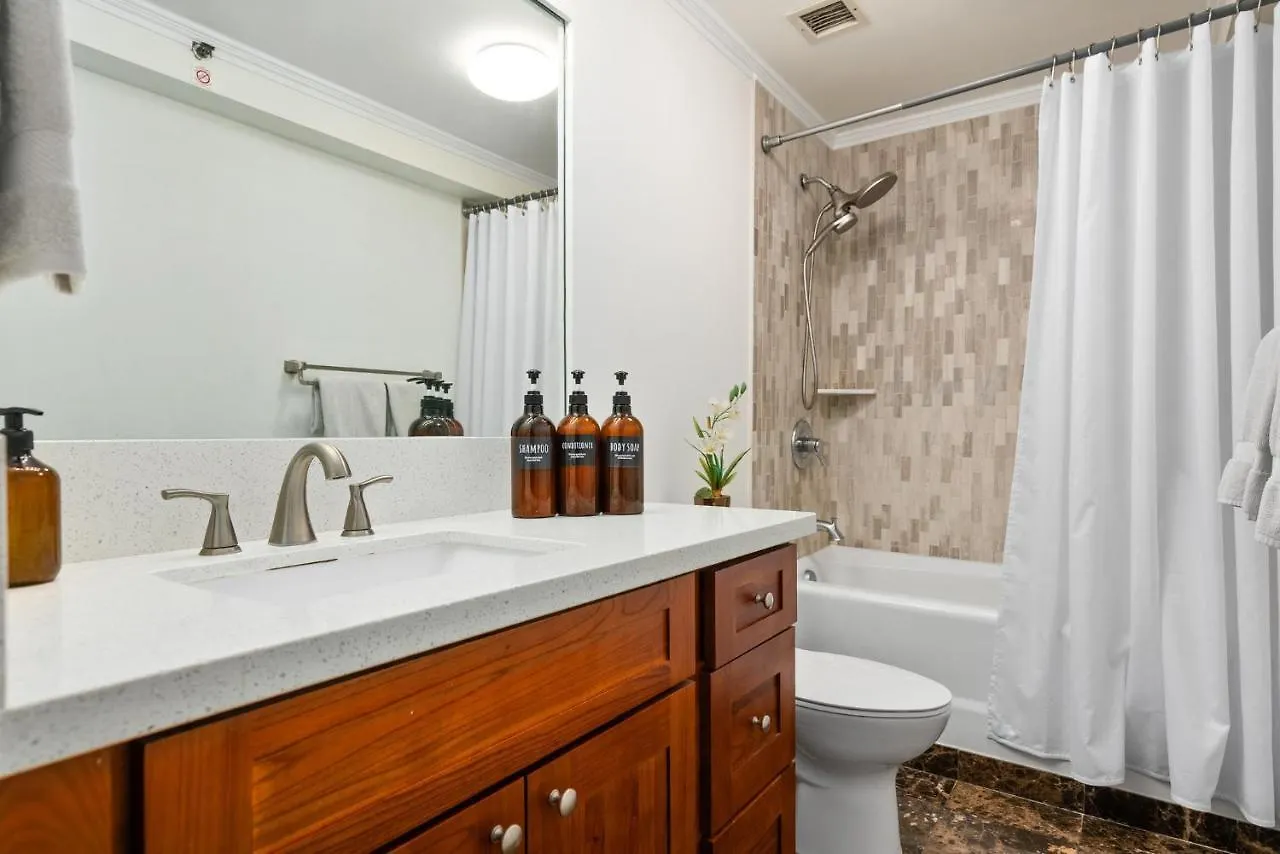 Expansive Lanai W/ Panoramic Views - Walk To Waikiki Beach Apartment Honolulu